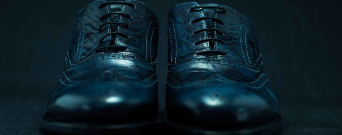scarpa FUORISERIE materiale HYDROKI LEATHER tecnica STAMPA A FUOCO origine del prodotto ITALIA designer MICHELE RUFFIN materiali ecosostenibili PREZZO 1000 Euro