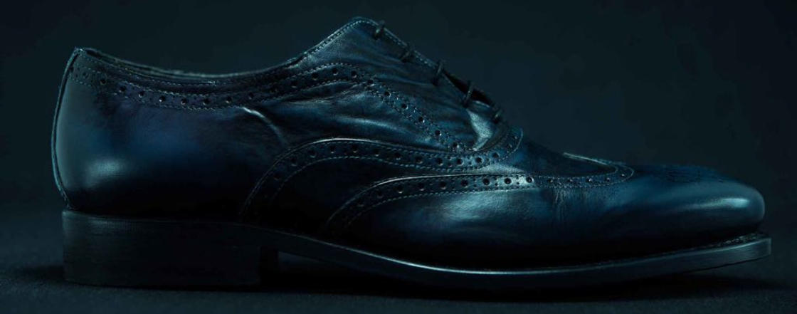 scarpa FUORISERIE materiale HYDROKI LEATHER tecnica STAMPA A FUOCO origine del prodotto ITALIA designer MICHELE RUFFIN materiali ecosostenibili PREZZO 1000 Euro